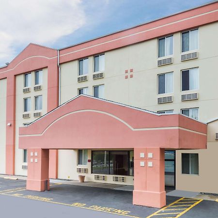 Super 8 By Wyndham Danburyモーテル エクステリア 写真