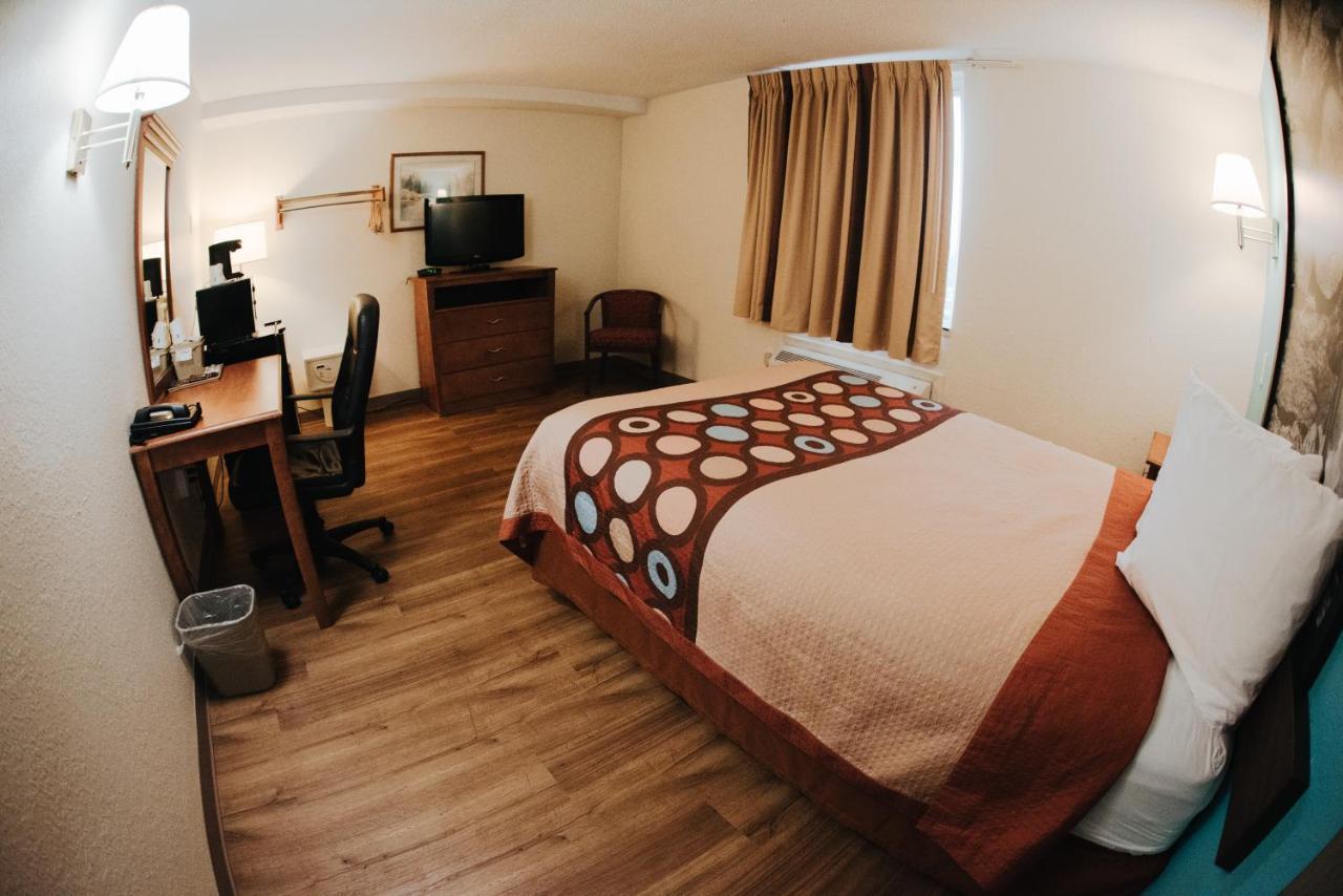 Super 8 By Wyndham Danburyモーテル エクステリア 写真